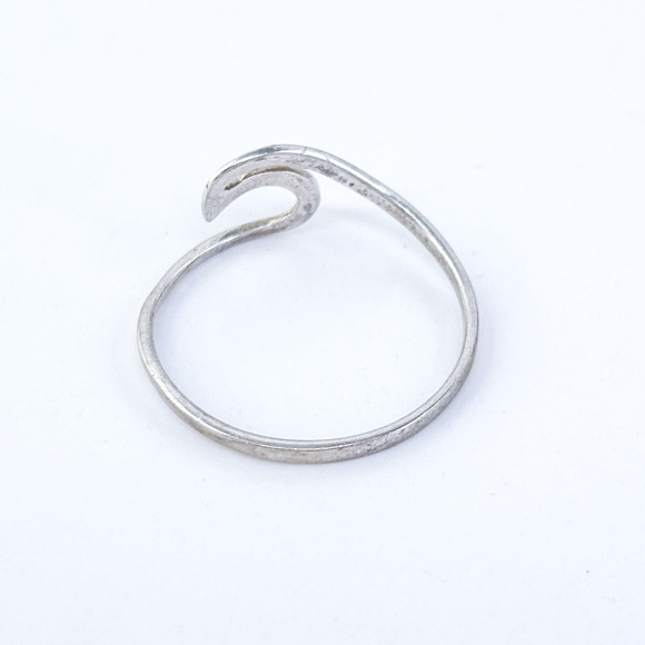 Vintage Sterling Silver 925 Wave Design Ring Size 8.5 - Picture 4 of 8